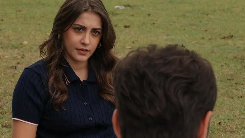 İlayda Alişan in an official Evlilik Güzeldir promotional still