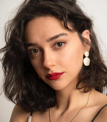 Manolya Maya