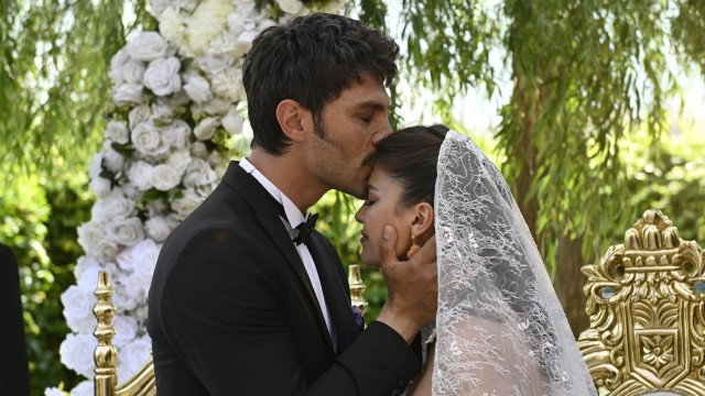 Halef Koklerin Cagrisi in English Subtitles: Story, Cast & Official Details Episode 35